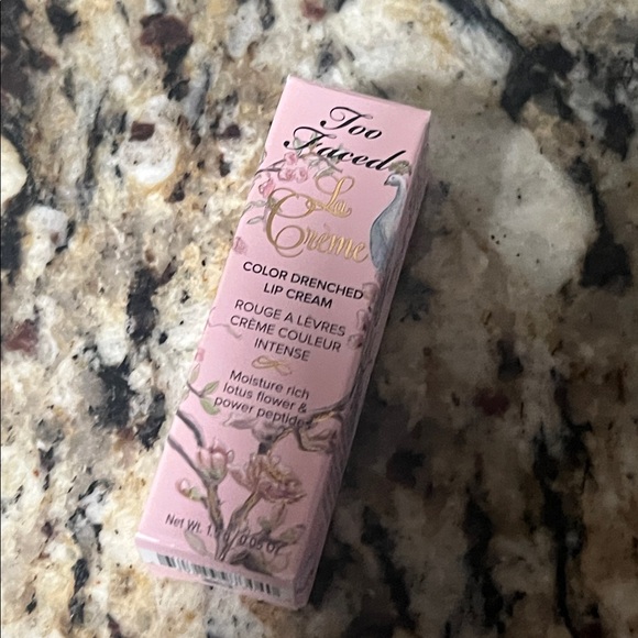 ⚡️💞Rare! Too Faced La Crème Lip Cream Nude Beach - Picture 9 of 10